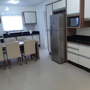 apartamento-2-dormitorio-praia-de-bombas.santa-catarina-brasil.com/